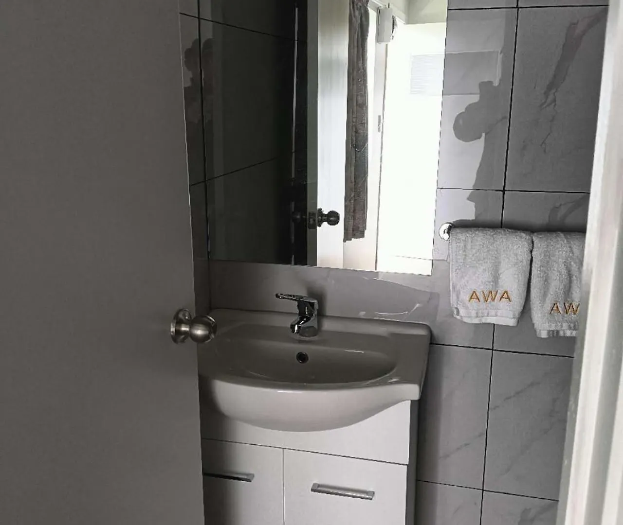 2 Double And 1 Sofa Beds Garden Chalet, 7D Salisbury Road, ロトルア